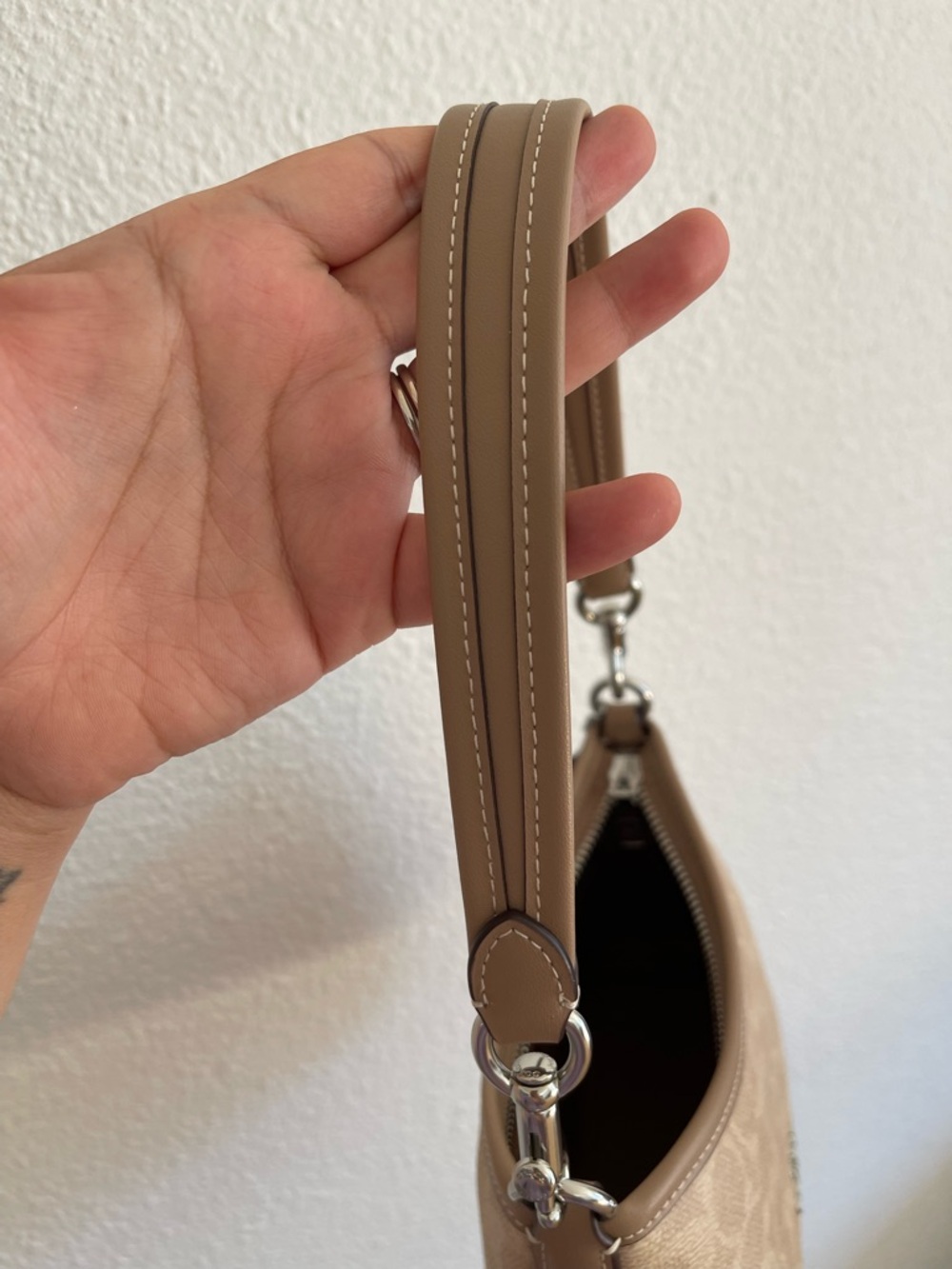 Coach Small Laurel Sig Canvas and silver - Picture 6 of 13